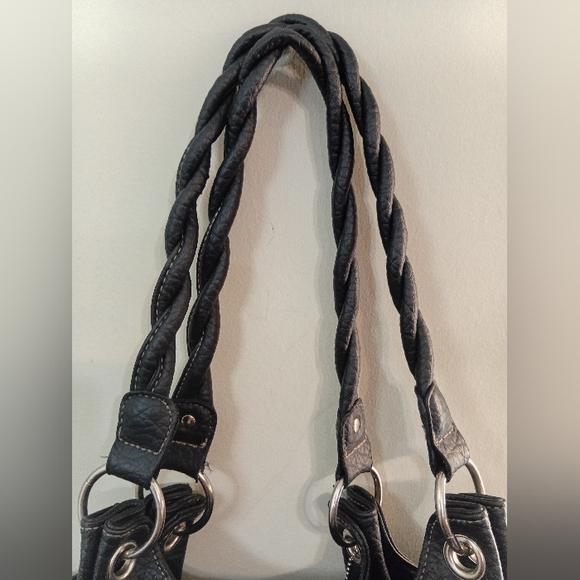 Elegant Black Faux Leather Tote Bag - Picture 7 of 8